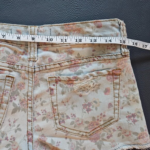 Zanadi Floral Denim Shorts - Picture 5 of 6